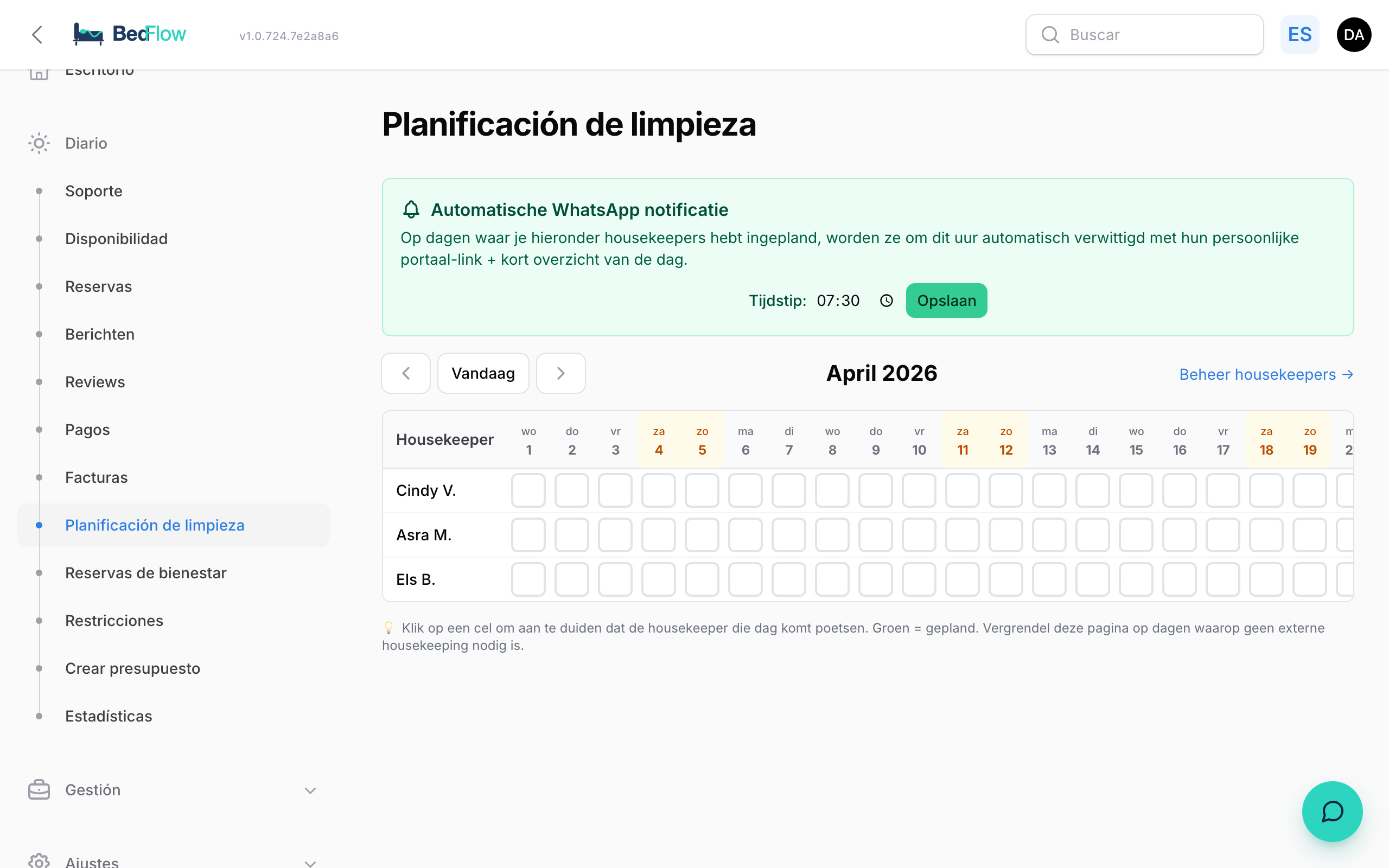 Calendario de planificación de housekeeping con días laborables por persona