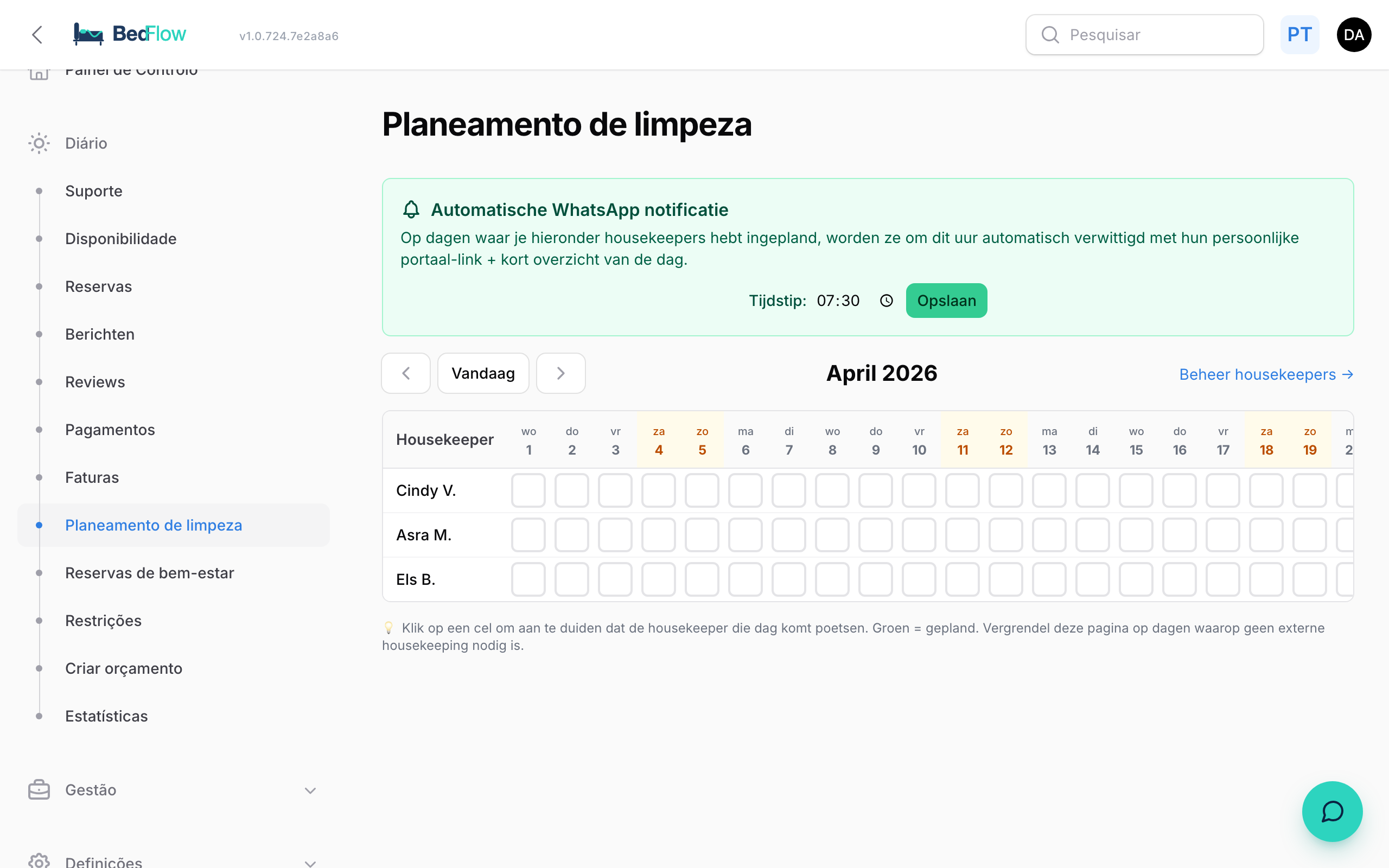 Calendário de planeamento de limpeza com dias de trabalho por pessoa